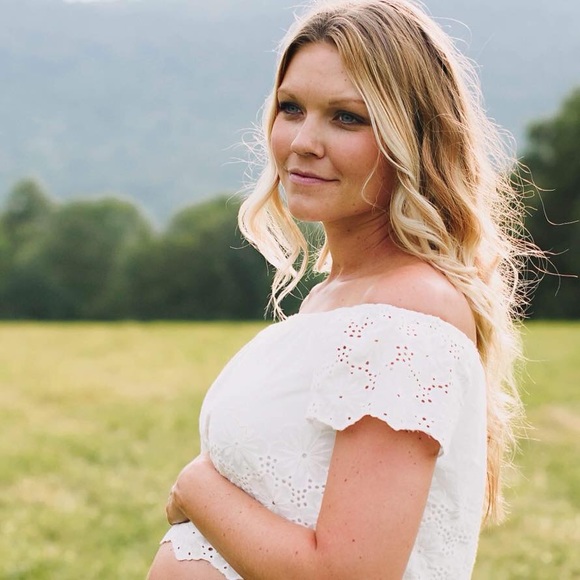 Meet your Posher, Brooke - Picture 1 of 1